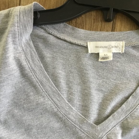 TREASURE & BOND V NECK GREY VARSITY STRIPE TEE XS - Picture 2 of 5